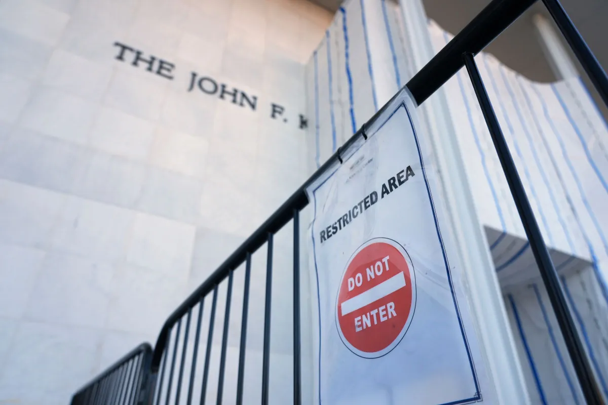 Kennedy Center fecha portas em meio a disputa judicial com Trump